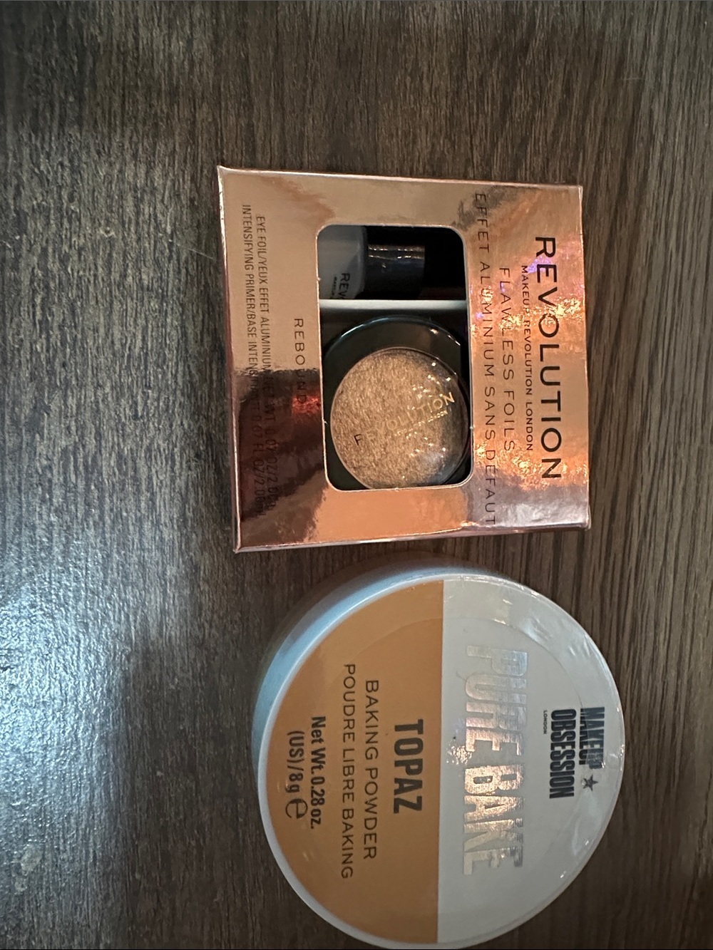 Makeup Revolution Shimmer Foil in Rose Gold with Topaz Baking Powder Set